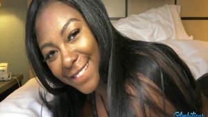 Hawt ebony MILF loves masturbating