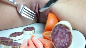 Babe showing natural tits