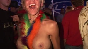 Spring Break Life: Flashing in public ebony HD