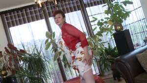 Busty cougar Jana P in HD