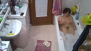 Shaved amateur hidden cam in bath in HD