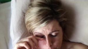 Homemade cumshot accompanied by european amateur Selena Kyle