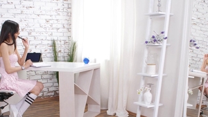 Young babe really enjoys fingering wearing glasses HD