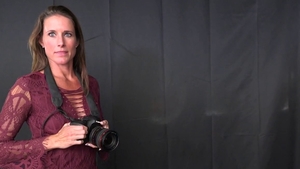 Cougar Sofie Marie cock sucking in park