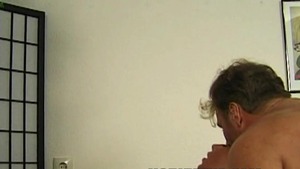 Horny Two: Coño maduro mojado follada