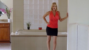 MILF Alexis Fawx & Brittany Shae raw threesome