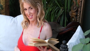 Sindi Star teasing big boobs