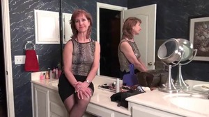 Older Woman Fun - Very hawt american mature masturbating in HD