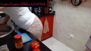 Big booty arab amateur gets plowed in the kitchen in HD