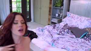 MILFsLikeItBig: Video XXX di sborrata della tatuata Jessica Ryan