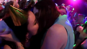 Japanese stepmom Lilith Lee really likes fucking hard in HD