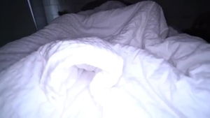Mädchen mit Bubble-Butt, Nudistenblowjob und Sperma