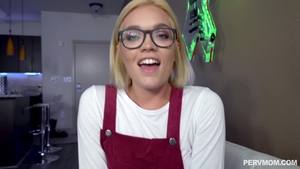 Teen Katie Kush threesome