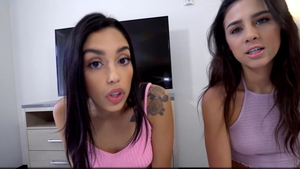 Tattooed deutsch 18 yr old Vanessa Sky homemade sucks big cock