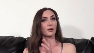 Zum ersten Mal POV Anal Sex zusammen mit Amateurin