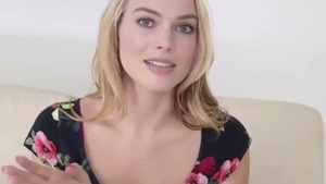 Very hawt mature does what shes told HD