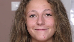 Asian amateur agrees to threesome in HD