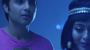 Tongue kissing live on cam