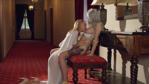 Dolce Nensy con biancheria intima sensuale fatta a mano anale
