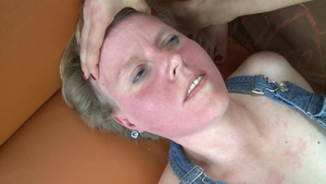 Brunette Lea Lexus handjob porno HD