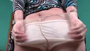 Older Woman Fun - Brunette goes in for plowing hard