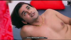 Arab aunt expose big butt