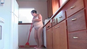 Older Woman Fun - Chubby BBW riding a dick