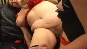 Lesbo pussy tribbing