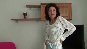 Older Woman Fun: French cougar loves nailing