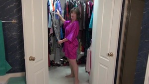 Older Woman Fun: Sloppy fucking aged american stepmom nylon