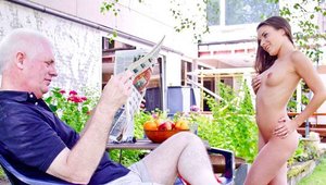 Oldje - Hard slamming starring teen chick