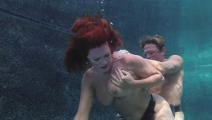 Stepmom Andi James pussy eating underwater