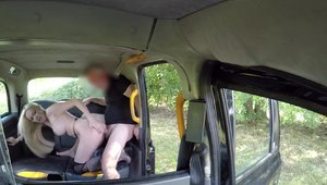 Fake Taxi: Erotic pornstar Amber Jayne cumshot in taxi in HD