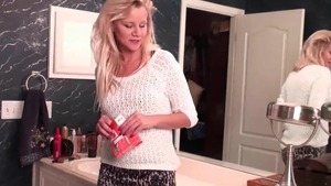 Older Woman Fun: Blonde desires nailing in HD